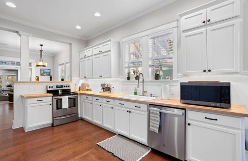 Riverside Heights House | Downtown Tampa Bugalow with hot tub - 6ppl