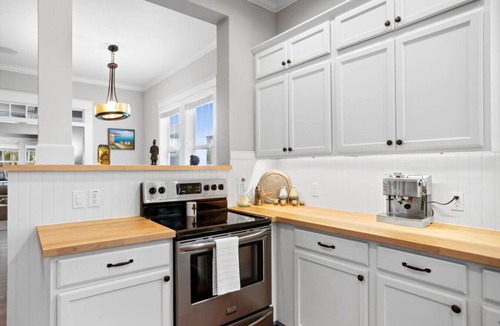 Riverside Heights House | Downtown Tampa Bugalow with hot tub - 6ppl
