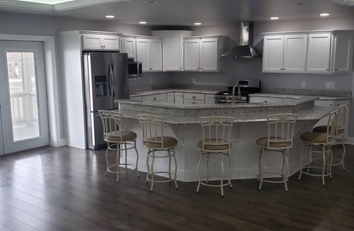 Tell City Apartment | Downtown Tell City Upstairs Rental 2 Bed 2 Bath Wifi 30 minutes to Holiday World