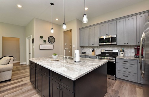 Tomball House | Downtown Tomball-Built in 2025, King Bed, Sleeps 6