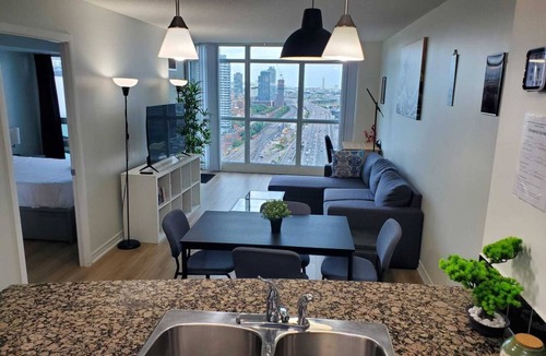 Financial District Apartment | Downtown Toronto 2BR/2BA | Unbeatable Lake & City Views | Free Parking!