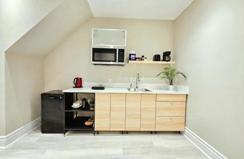 Trinity - Bellwoods Apartment | Downtown Toronto Apartments