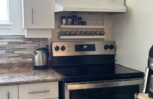 Niagara Condo | Downtown Toronto Close to All Attractions. 2-Bdrm Condo with Solarium & Balcony