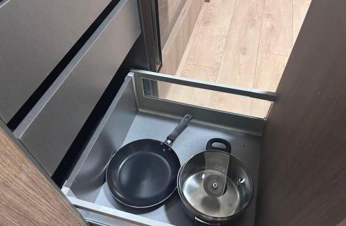 Church and Wellesley Apartment | Downtown Toronto Condo Sleeps 6 Two Queen Beds & Sofa Bed Gym Near UofT