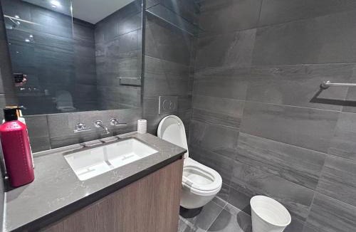 Church and Wellesley Apartment | Downtown Toronto Condo Sleeps 6 Two Queen Beds & Sofa Bed Gym Near UofT