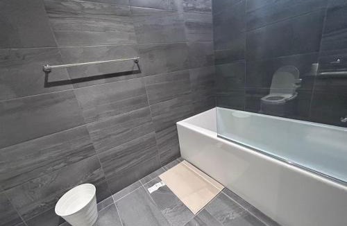 Church and Wellesley Apartment | Downtown Toronto Condo Sleeps 6 Two Queen Beds & Sofa Bed Gym Near UofT