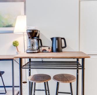 Fort York Apartment | Downtown Toronto Condo Suite Near Waterfront - Free Parking & Transit Nearby