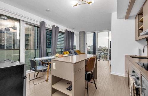 Toronto Entertainment District Hotel | Downtown Toronto Hotel and Suites