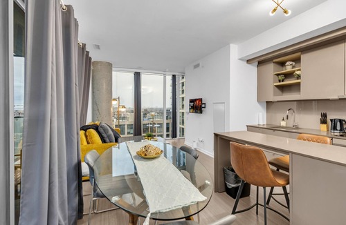 Toronto Entertainment District Hotel | Downtown Toronto Hotel and Suites