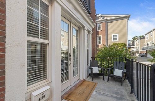 Carmel House | Downtown Townhome-2 Bedroom-walk to everything!