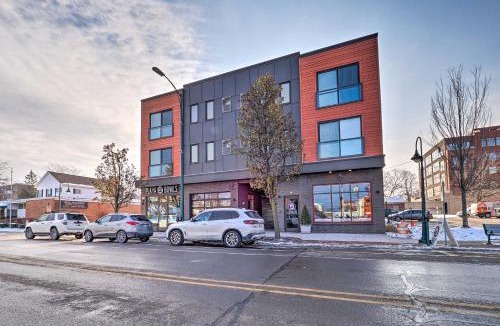 Traverse City House | Downtown Traverse City Condo: 32 Mi to Ski Slopes!