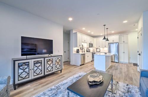 Traverse City House | Downtown Traverse City Condo: 32 Mi to Ski Slopes!