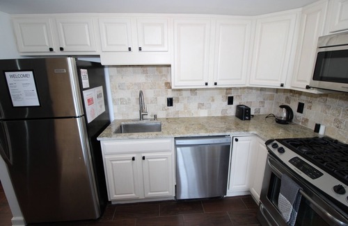 Downtown Tulsa Apartment | Downtown Tulsa 2 Bed Highrise Apartment, Covered Parking, Gym, Convenience Store