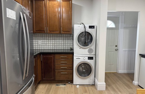 Guelph Apartment | Downtown/University of Guelph Residence Personal Room 1