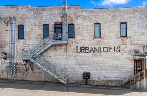 Perryville Apartment | Downtown Urban Loft above Restaurants