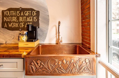 Downtown Harrisburg Apartment | Downtown Urban Oasis