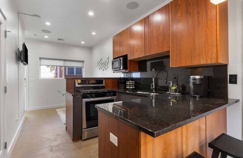 Cherry Street Condo | Downtown View @ Cherry Street