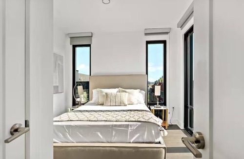 Cardozo Bed & Breakfast | Downtown/Views/Luxury/Sunny