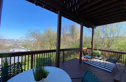 East Price Hill House | Downtown Views-Prime Location!