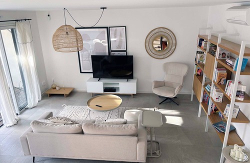 Aiguerelles Villa | Downtown villa with pool