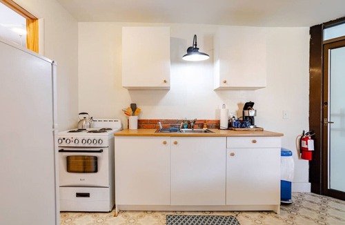 Walton Apartment | Downtown Walton Efficiency