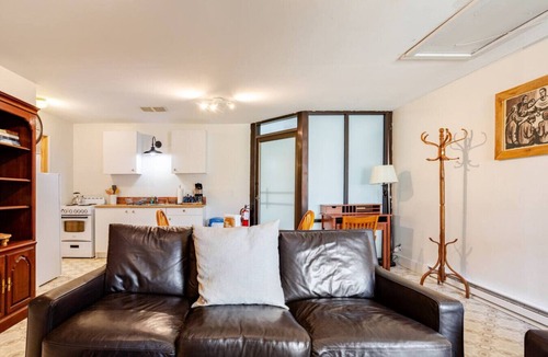Walton Apartment | Downtown Walton Efficiency
