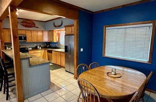 Wasilla House | Downtown Wasilla Lakefront Home w/private dock