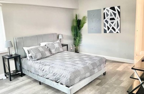 Dayton Condo | DOWNTOWN WATERFRONT | FAST WIFI + FREE PARKING