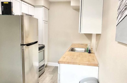 Dayton Condo | DOWNTOWN WATERFRONT | FAST WIFI + FREE PARKING