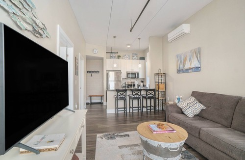 Manistee Condo | Downtown Waterview Condo at Edgewater