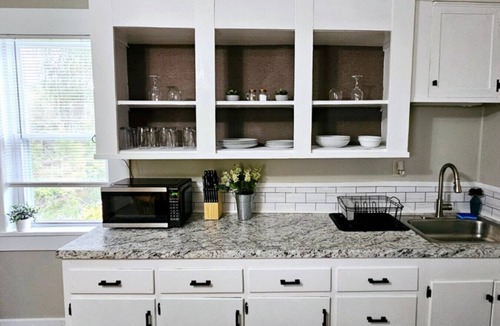 Waterville Apartment | Downtown Waterville Studio Apt|Washer/Dryer