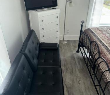 Willoughby Apartment | Downtown Willoughby historical district Gem 4