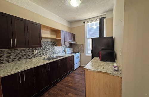 Windsor House | Downtown Windsor 3BR Retreat – Walk to Riverfront & Attractions