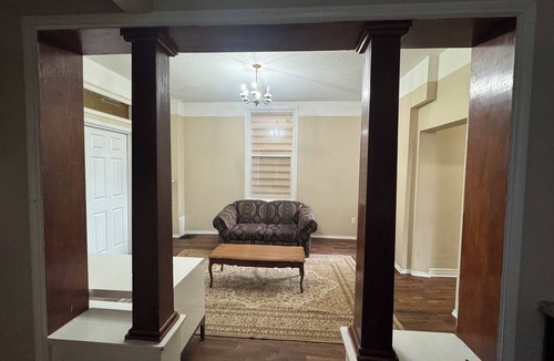 Windsor House | Downtown Windsor 3BR Retreat – Walk to Riverfront & Attractions
