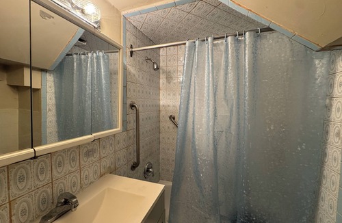 Windsor House | Downtown Windsor 3BR Retreat – Walk to Riverfront & Attractions