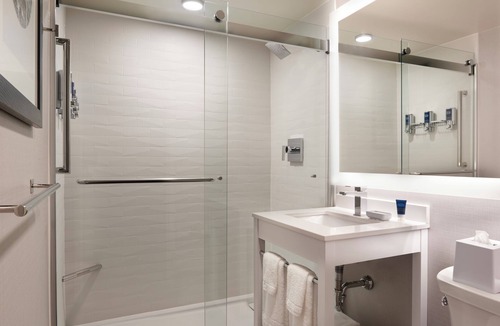 Windsor Hotel | Downtown Windsor Stay | Comfort & Convenience