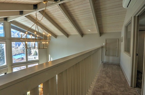 Glenwood Springs House | Downtown with Scenic Mountain Views