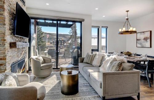 Winter Park House | Downtown WP River Front Villa 244 I Private Hot Tub I Great Views I Activity Program