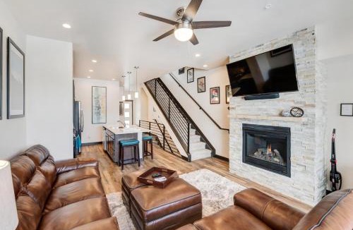 Winter Park House | Downtown WP Villa 268 I Rooftop Hot Tub I Great Views I Activity Program