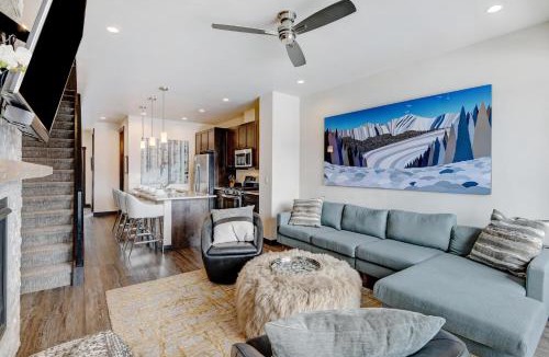 Winter Park House | Downtown WP Villa 296 I Rooftop Hot Tub I Great Views I Activity Program