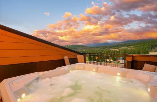 Winter Park House | Downtown WP Villa 296 I Rooftop Hot Tub I Great Views I Activity Program