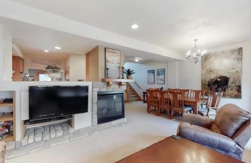 Winter Park House | Downtown WP Villa 305 I Private Hot Tub I Views I Activity Program