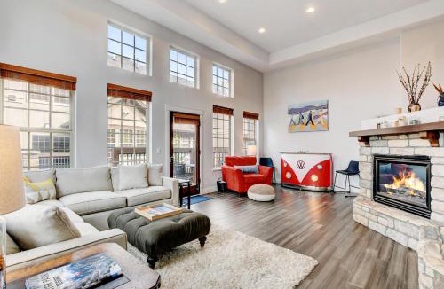Winter Park House | Downtown WP Villa 307 I Private Hot Tub I Views I Activity Program