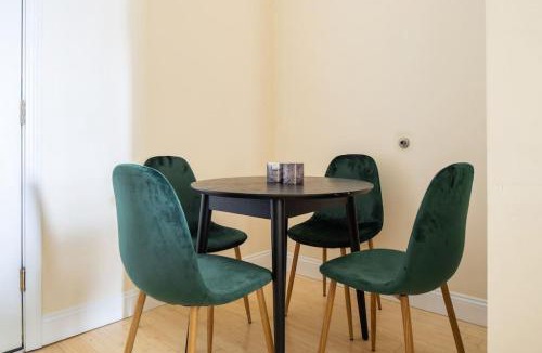 Downtown Boston Apartment | Downtown Xing Lots of Light