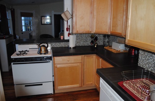 Mapleton Hill Condo | DOWNTOWNS BEST LOCATION Pied-à-terre
