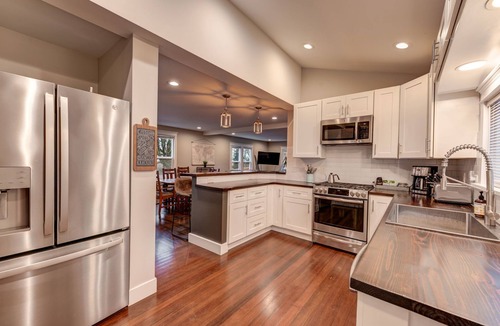 Snohomish House | Dowtown Snohomish - River Views - Walk to Town