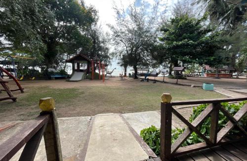 Alor Gajah Hotel | Dqnut Chalet And Restaurant