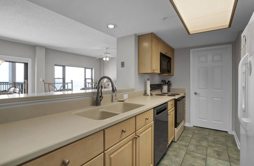 Shell Island Condo | DR 1405 - Beautiful oceanfront condo with tennis, pool and easy beach access