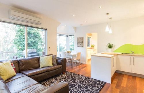 Red Hill Apartment | Dragon Fly on the Hill