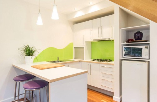 Red Hill Apartment | Dragon Fly on the Hill